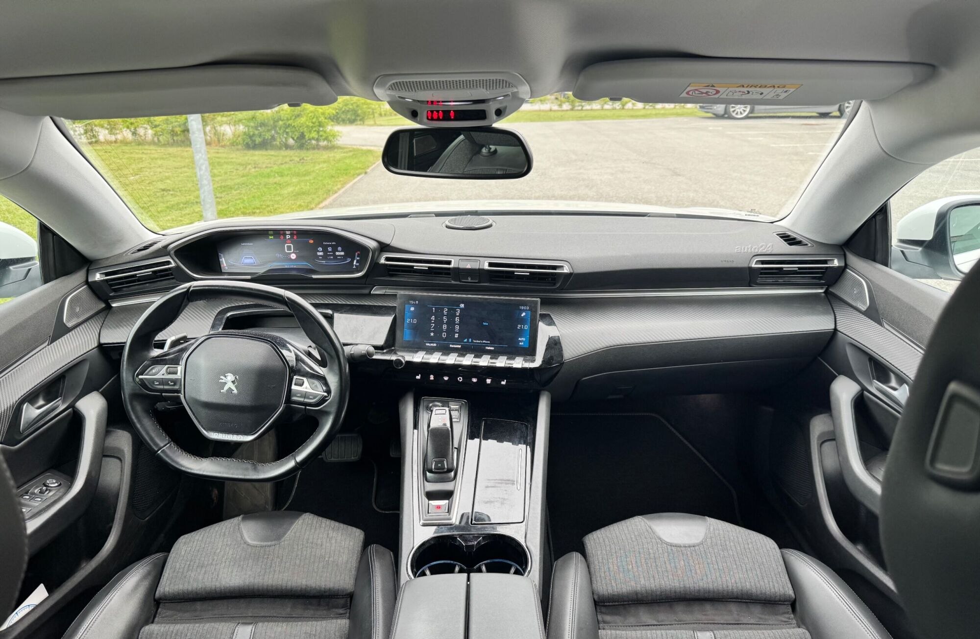 Peugeot 508 interior