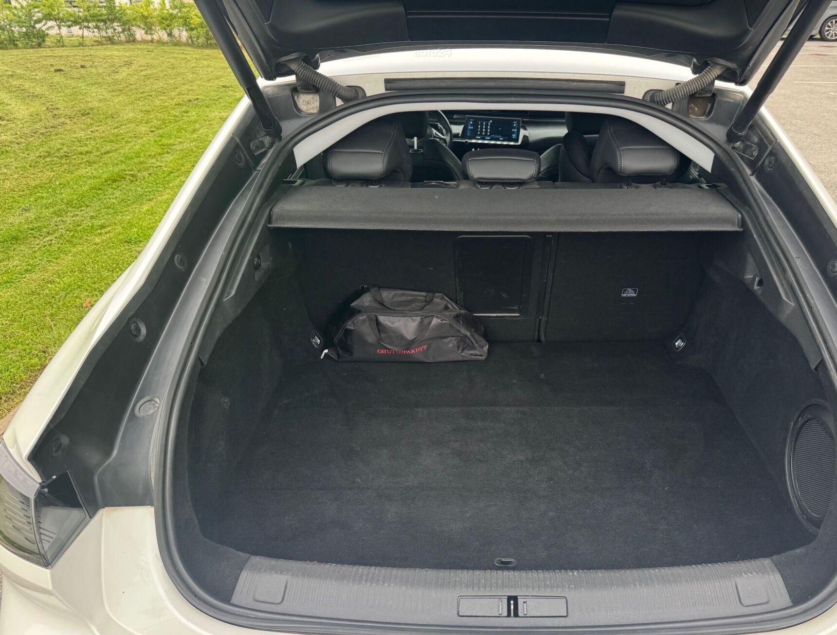 Peugeot 508 trunk